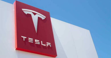 Tesla: Planlanan listelemeler askıya alındı