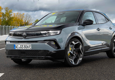 Opel’in en hızlı elektriklisi Mokka GSE geldi